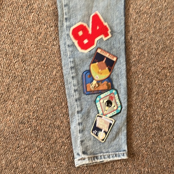 Guess 1981 Skinny Jean with patches - Picture 2 of 11